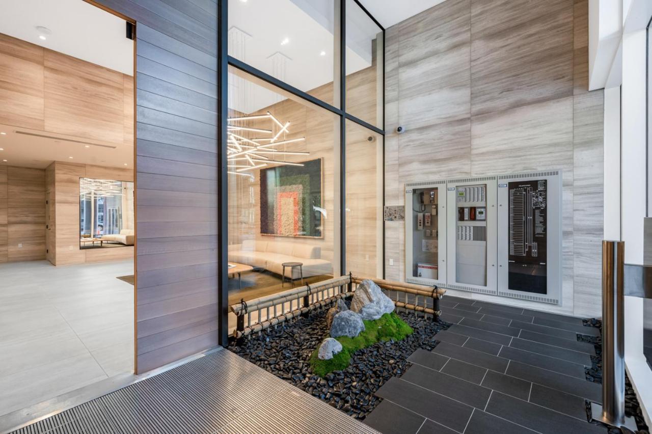Urban Oasis near Joyce Station: 1BR Condo