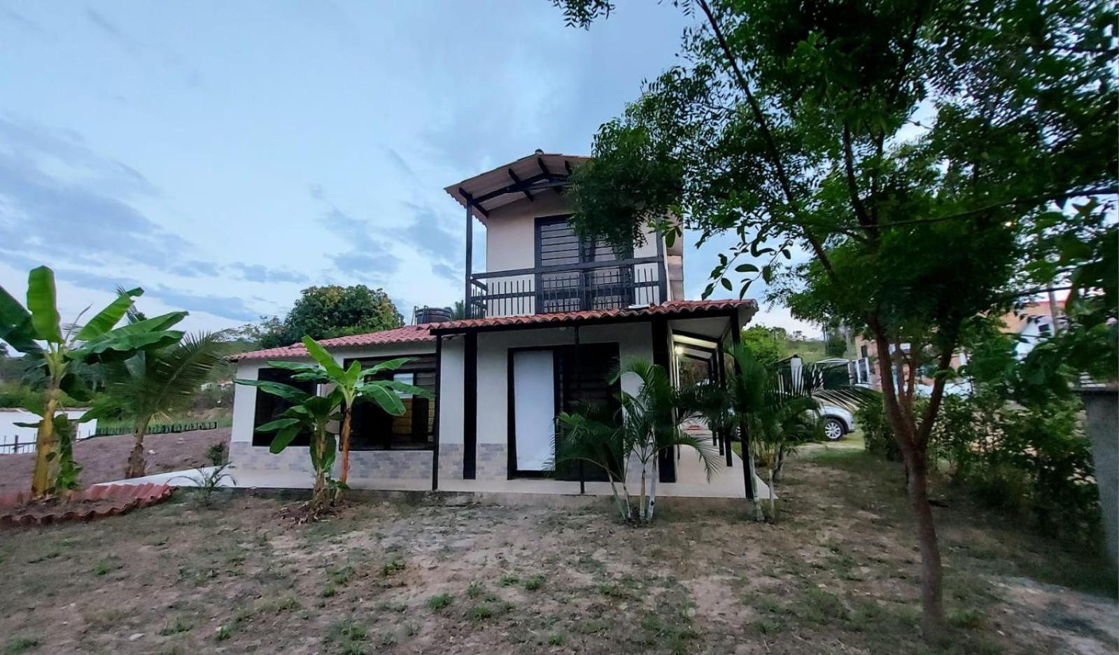 Casa Vacacional en Condominio Via Melgar-Carmen de Apicalá