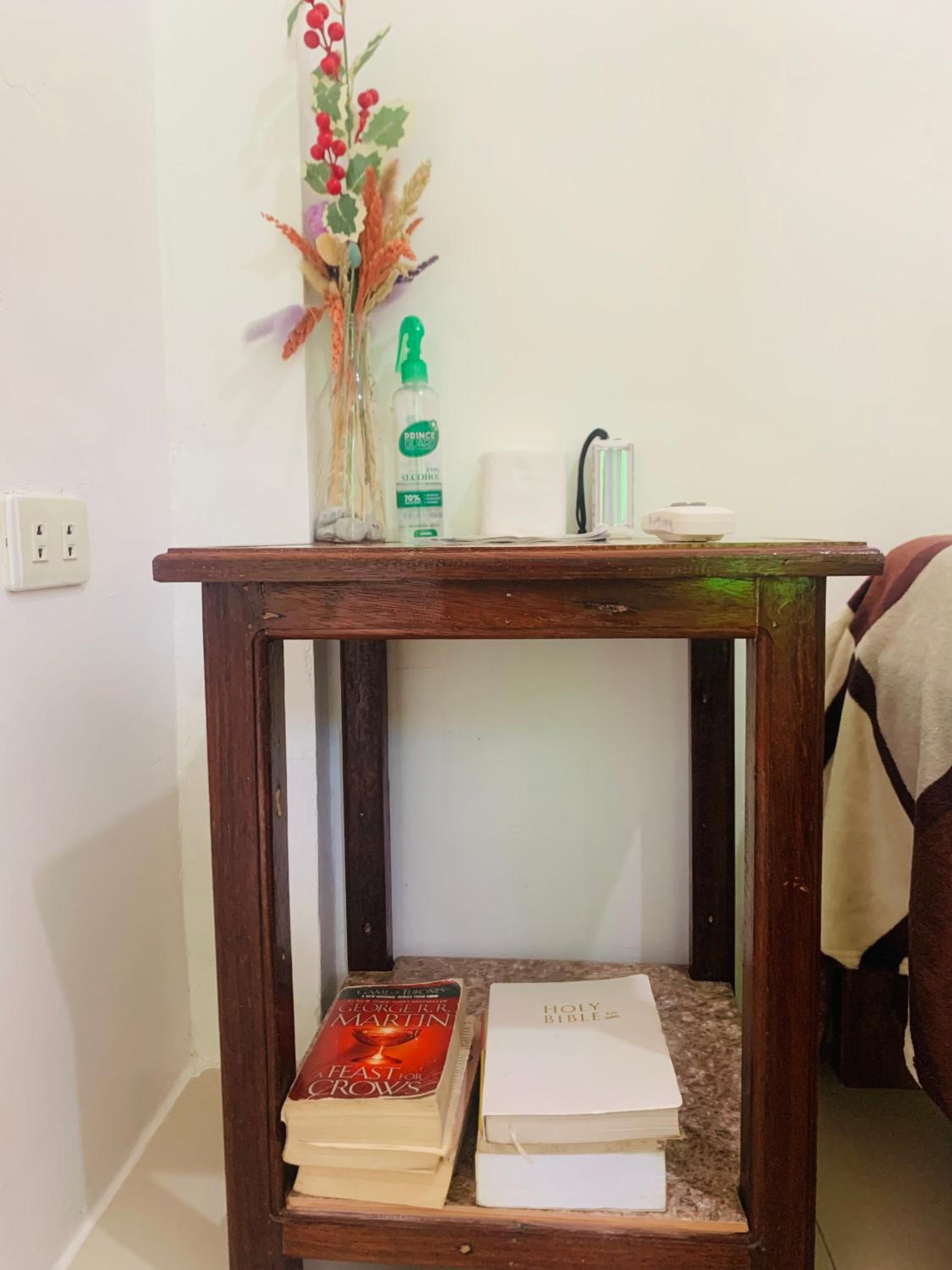 Queen's Room Rental 4