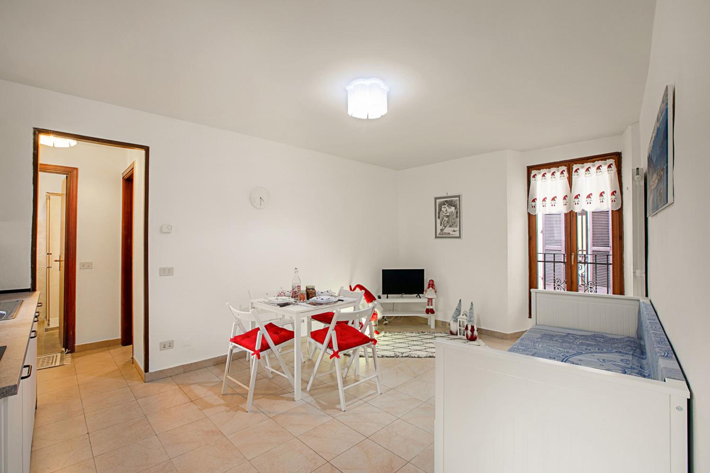 Lami Apartment Intra Center - Happy Rentals view 2