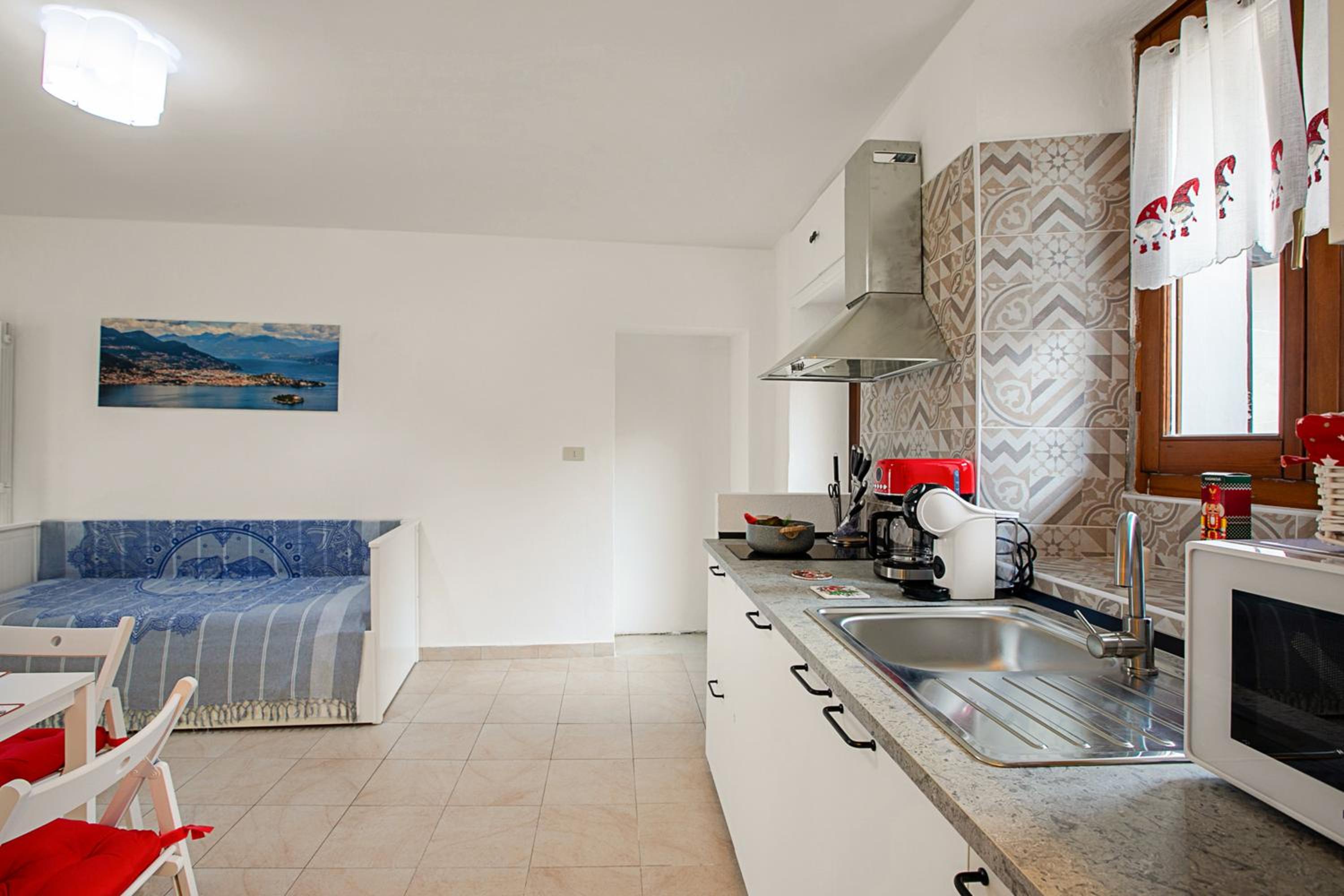 Lami Apartment Intra Center - Happy Rentals view 4