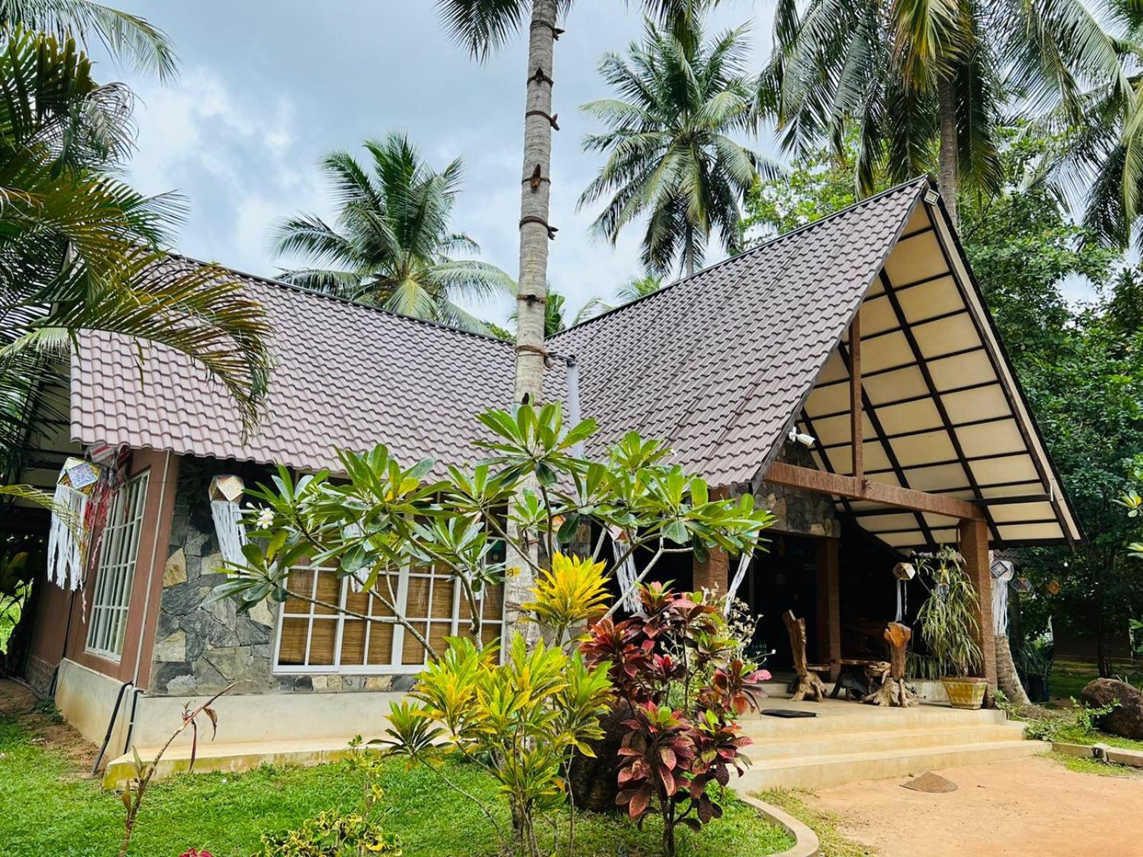 Coco Village Hotel Chilaw
