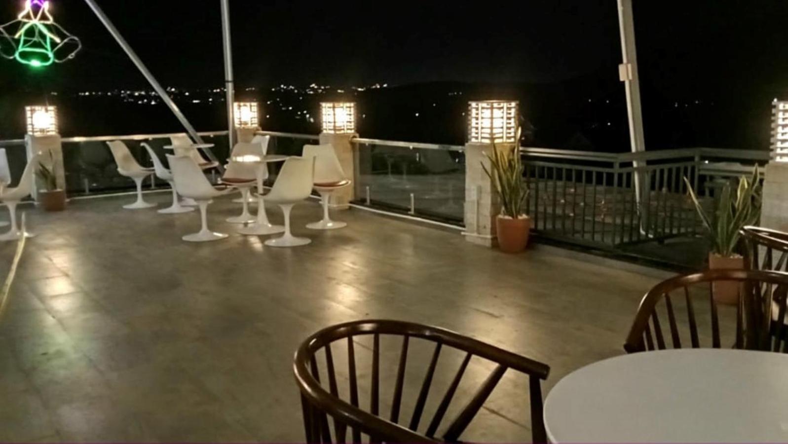 Đồi Hoa Đỏ Homestay