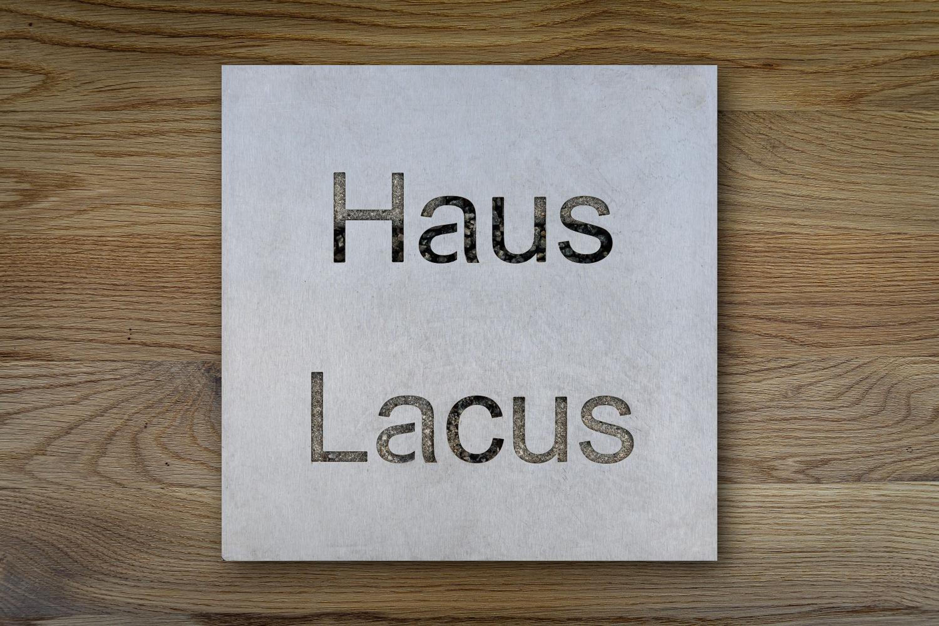 Lacus