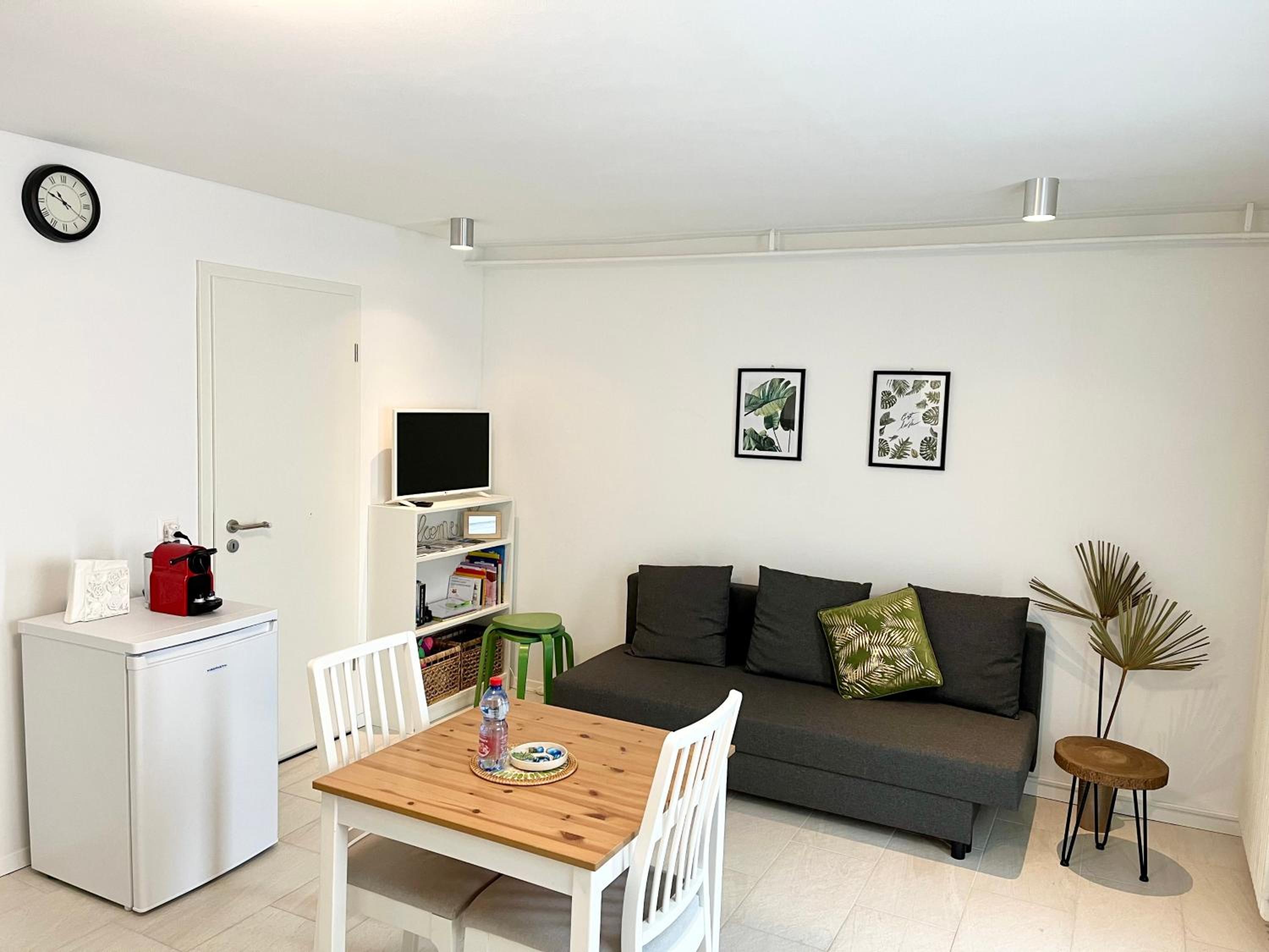 Green Sun - a cozy apartment close to the airport