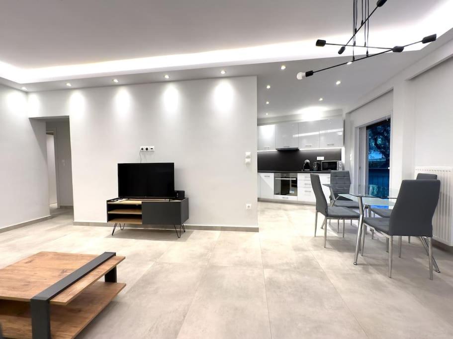2-Bed Gem in Serene Locale