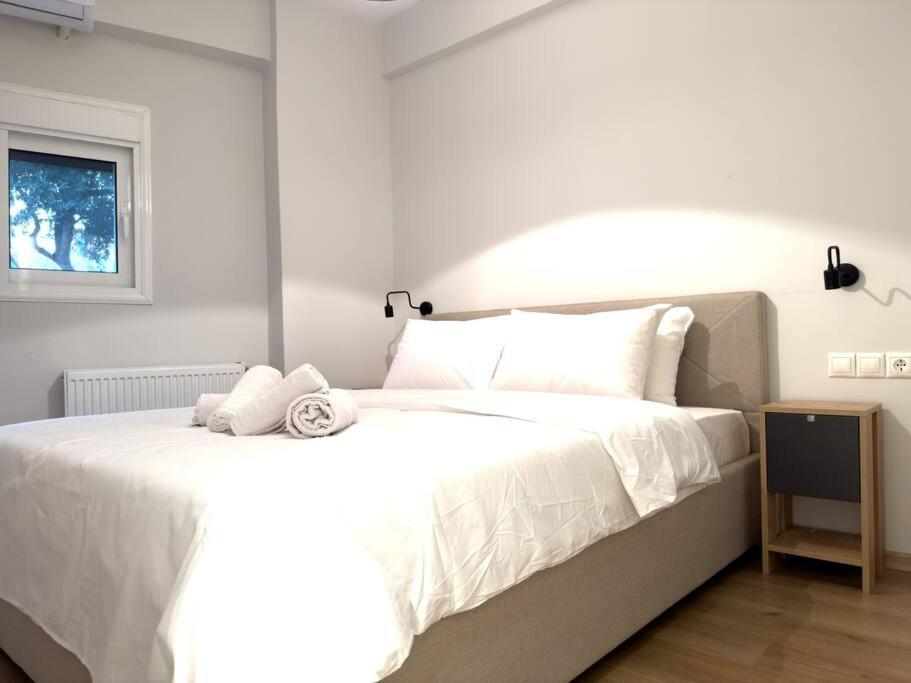 2-Bed Gem in Serene Locale