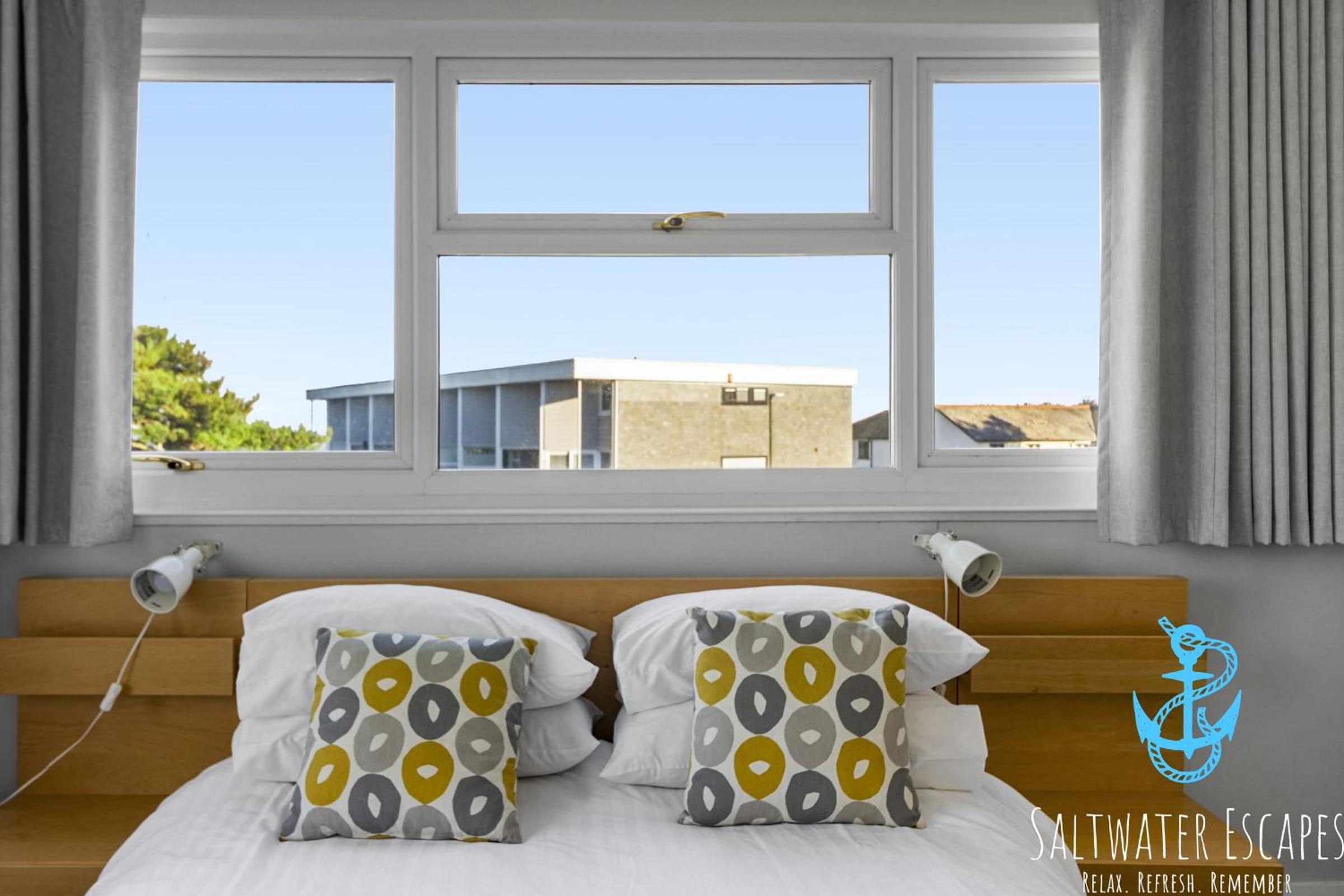 Heathcliff, Coastal Walks and Sea Views