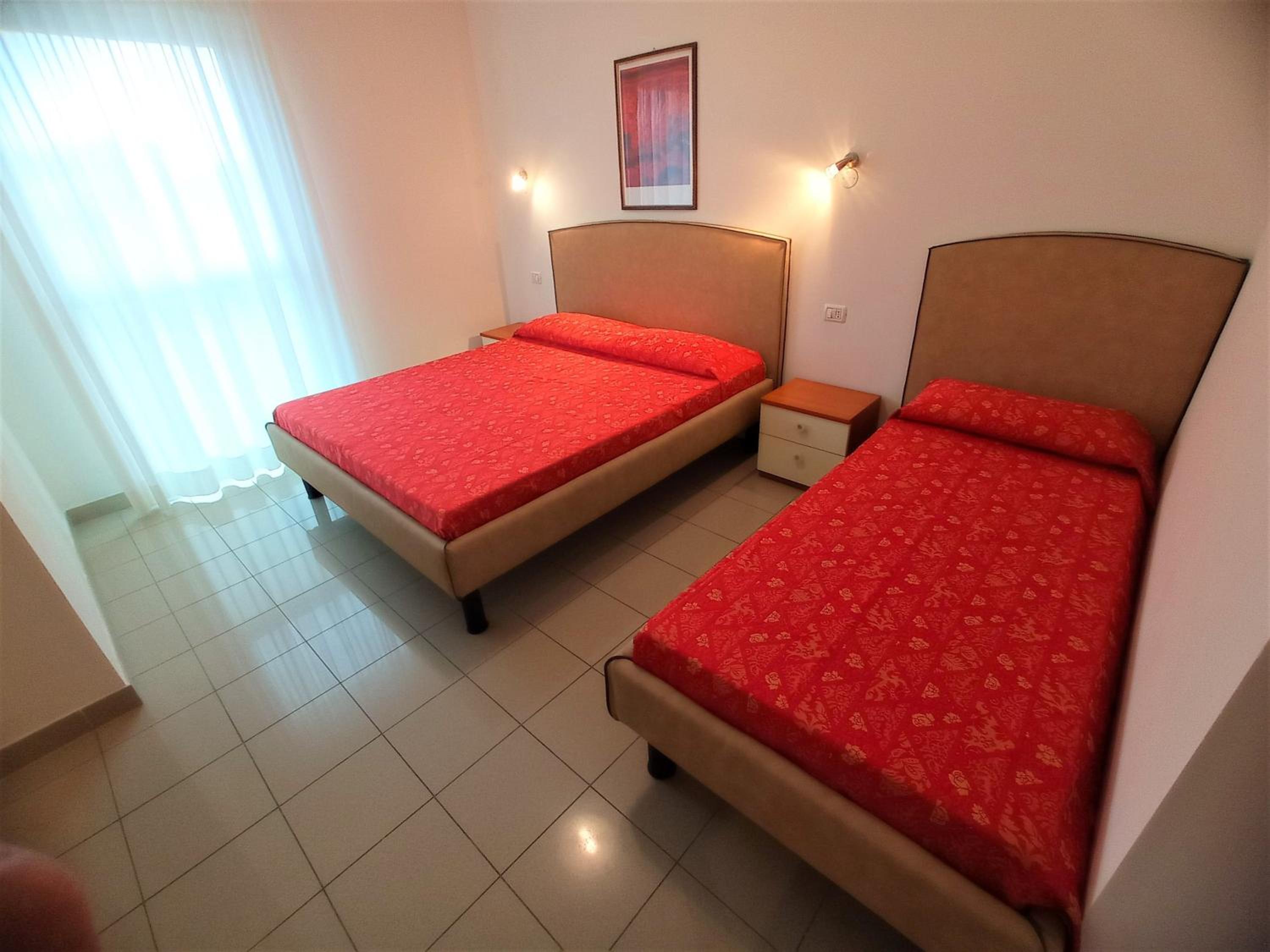 Charming flat in building with solarium view 2
