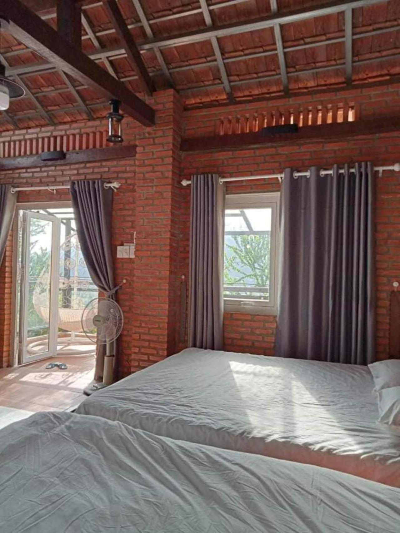 Đồi Hoa Đỏ Homestay