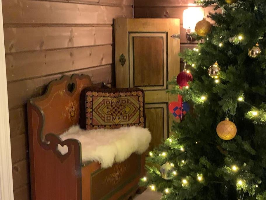 Eventyrlig Tømmerhytte på Gårdstun view 4