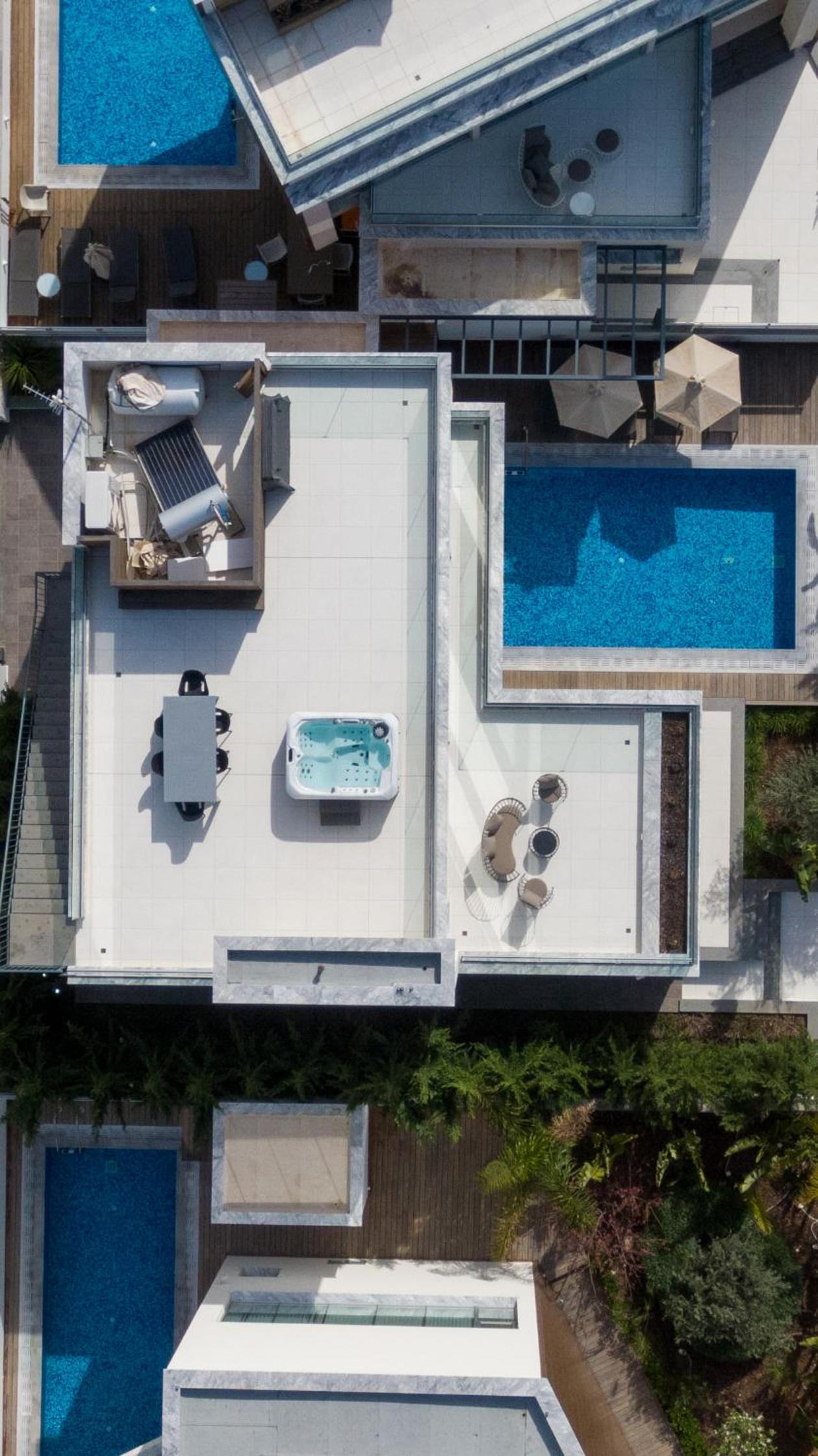 Seaview Luxury Villa Jacuzzi & Pool! 2 Min Beach