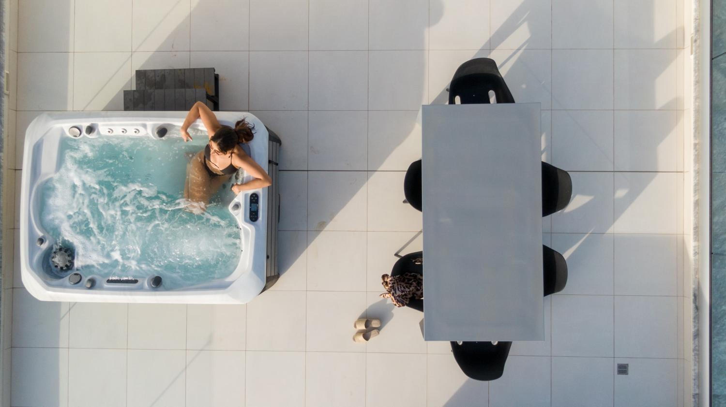 Seaview Luxury Villa Jacuzzi & Pool! 2 Min Beach