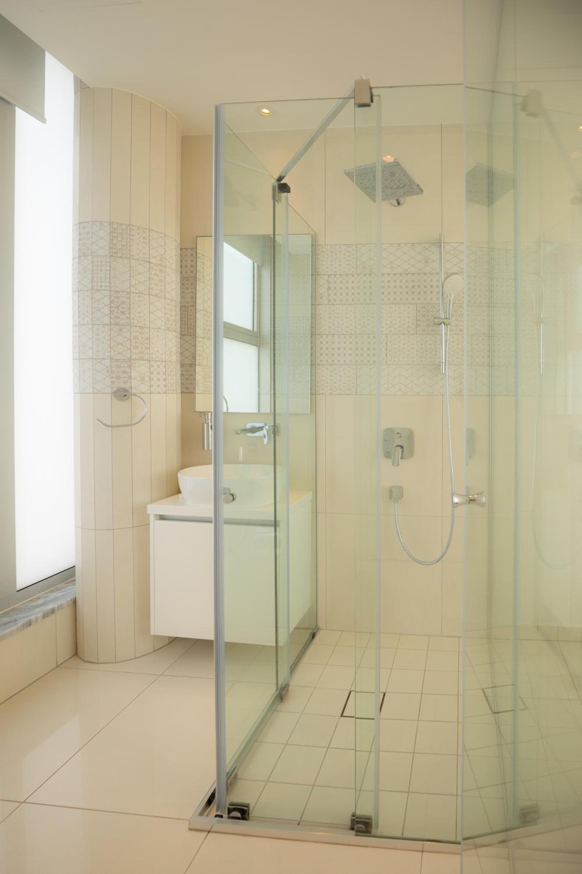 Seaview Luxury Villa Jacuzzi & Pool! 2 Min Beach