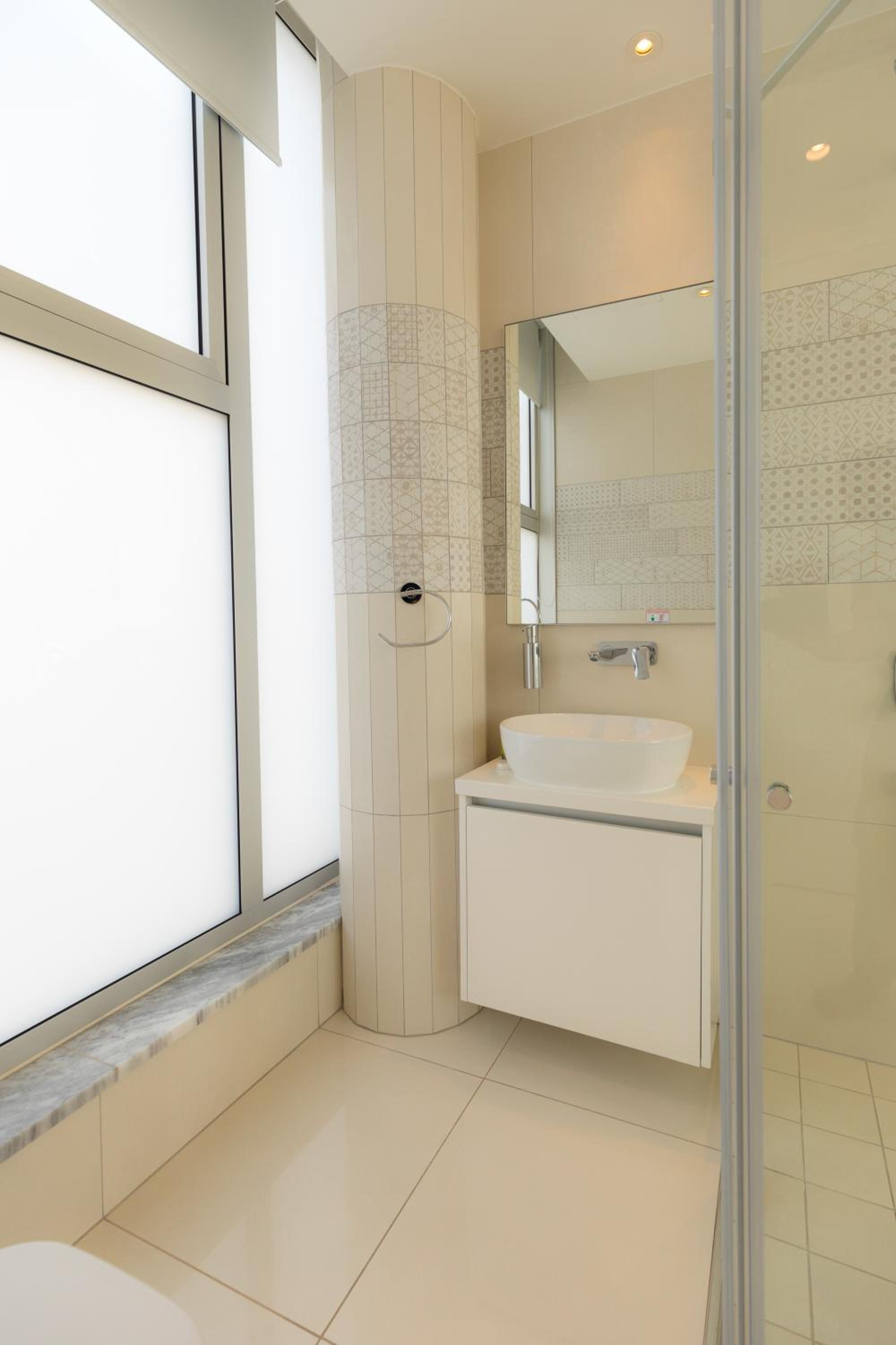 Seaview Luxury Villa Jacuzzi & Pool! 2 Min Beach