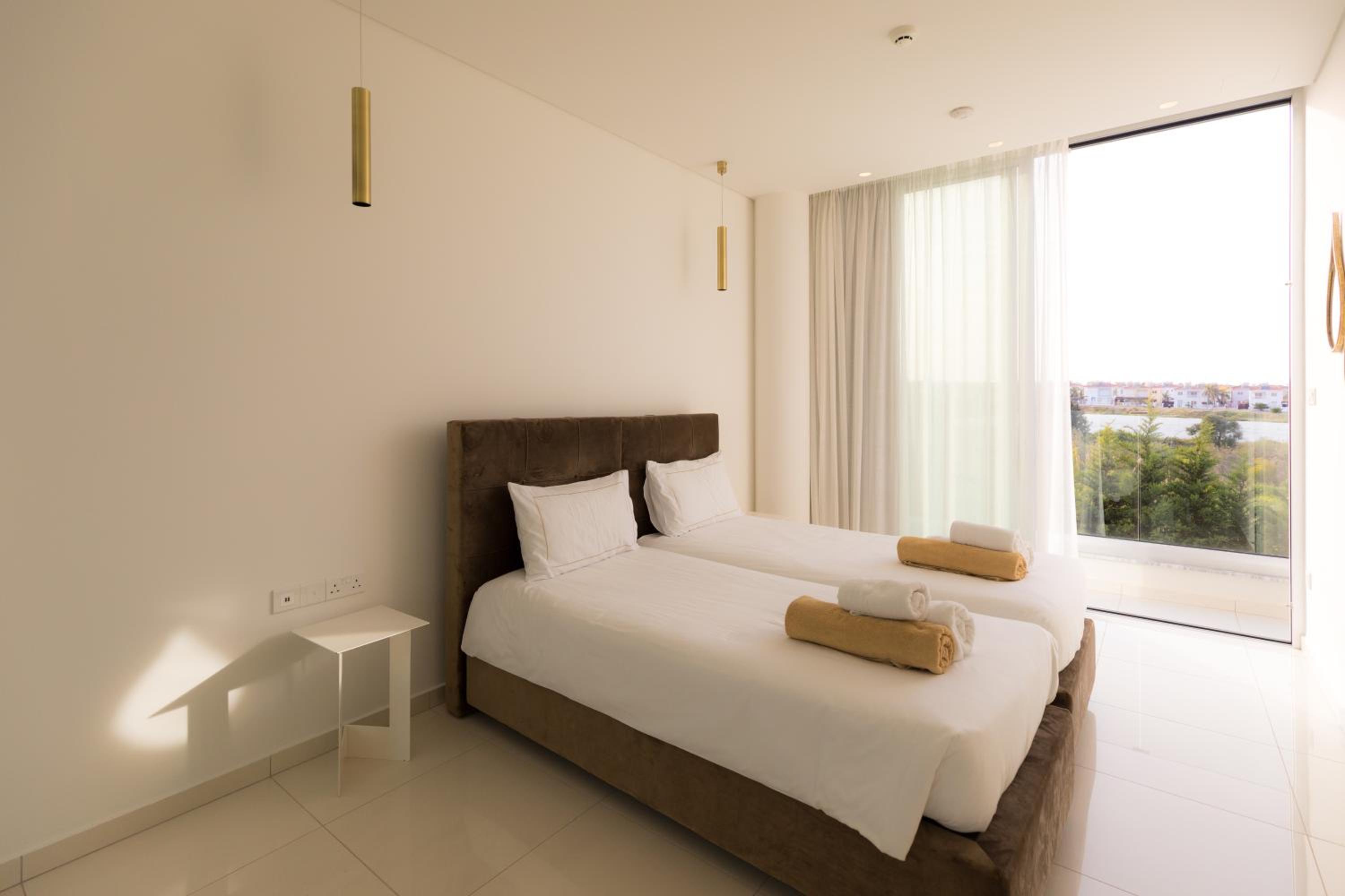 Seaview Luxury Villa Jacuzzi & Pool! 2 Min Beach