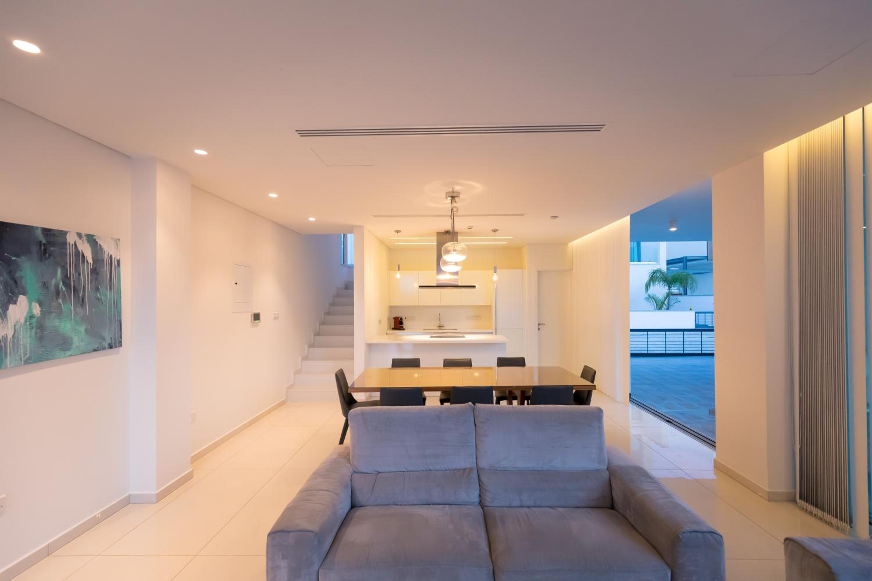 Seaview Luxury Villa Jacuzzi & Pool! 2 Min Beach