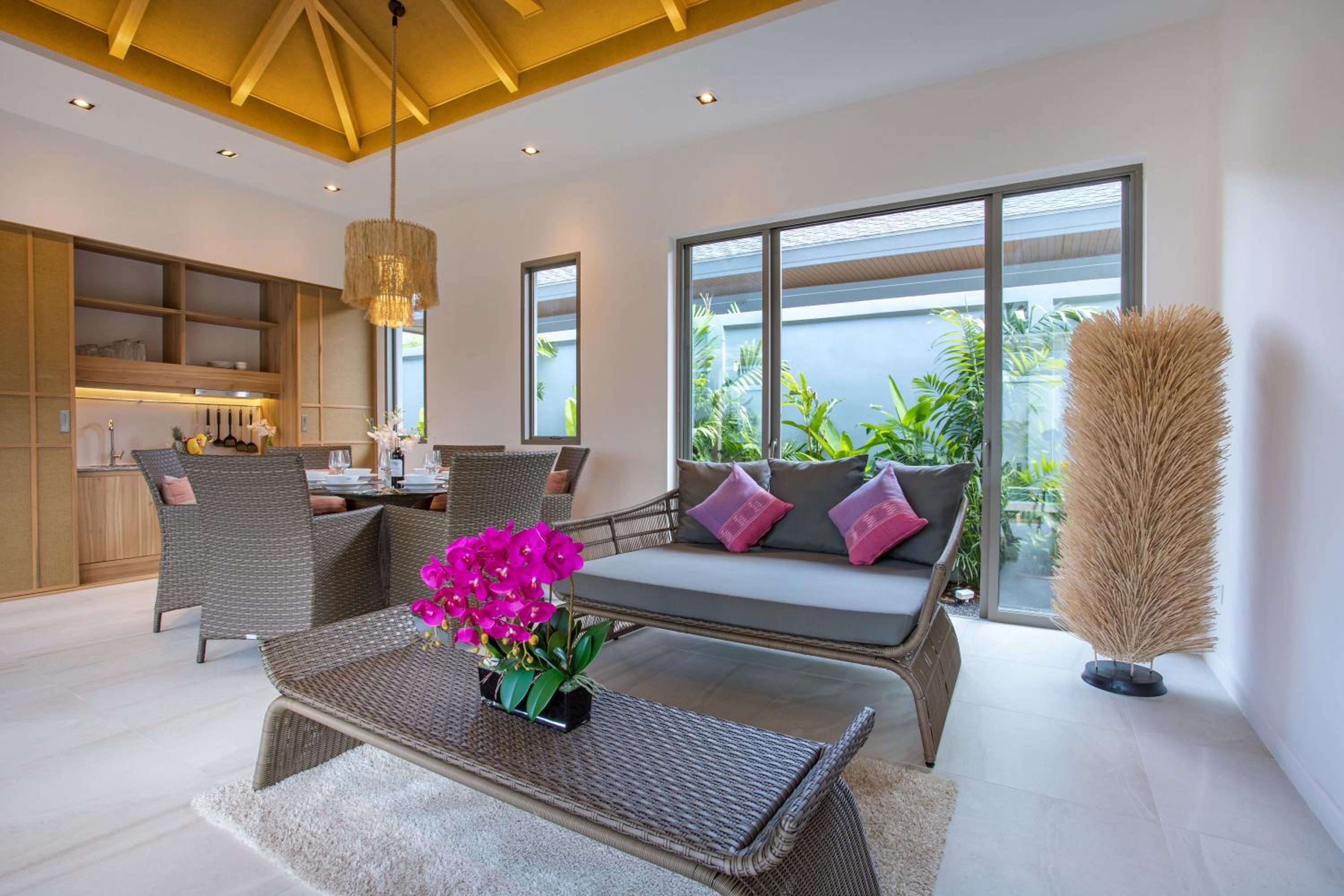 Beach escape at Villa Dalaa 8