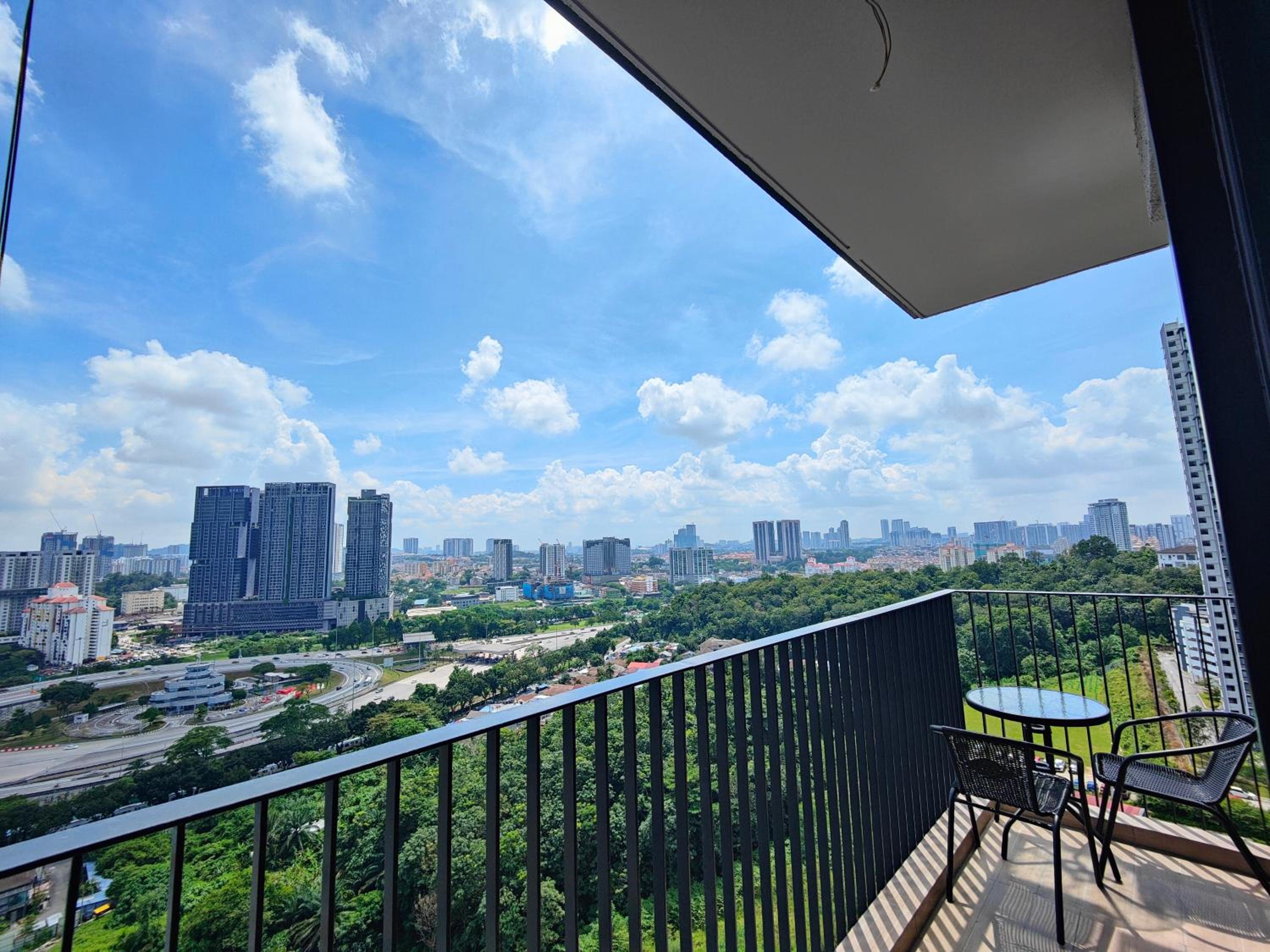 Cubic Botanical Suites Bangsar South by HomeBrickz