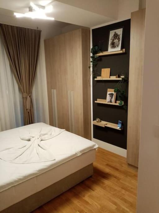 Brand New, Modern & Cozy apartment in Central area view 3