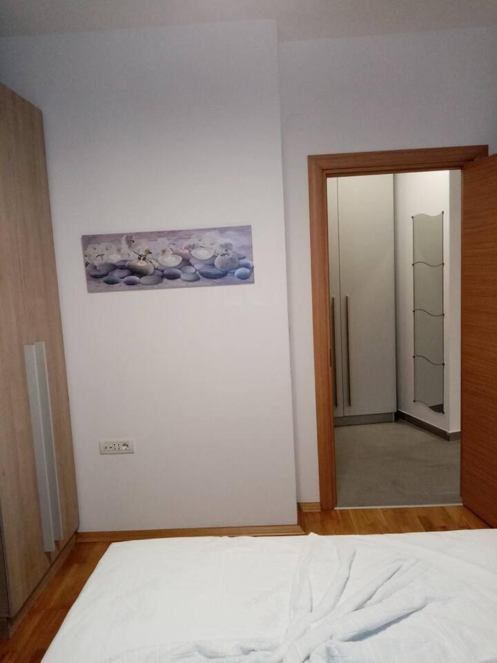Brand New, Modern & Cozy apartment in Central area view 5
