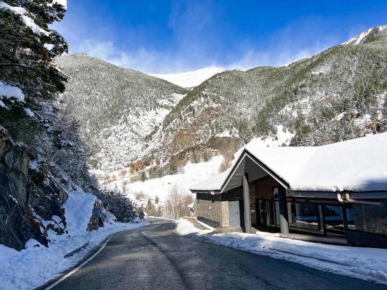 Iconic - A Pie De Pistas En 1 Minuto - Terraza con Vistas al Valle Arinsal - Parking Gratis l by BonesVacances