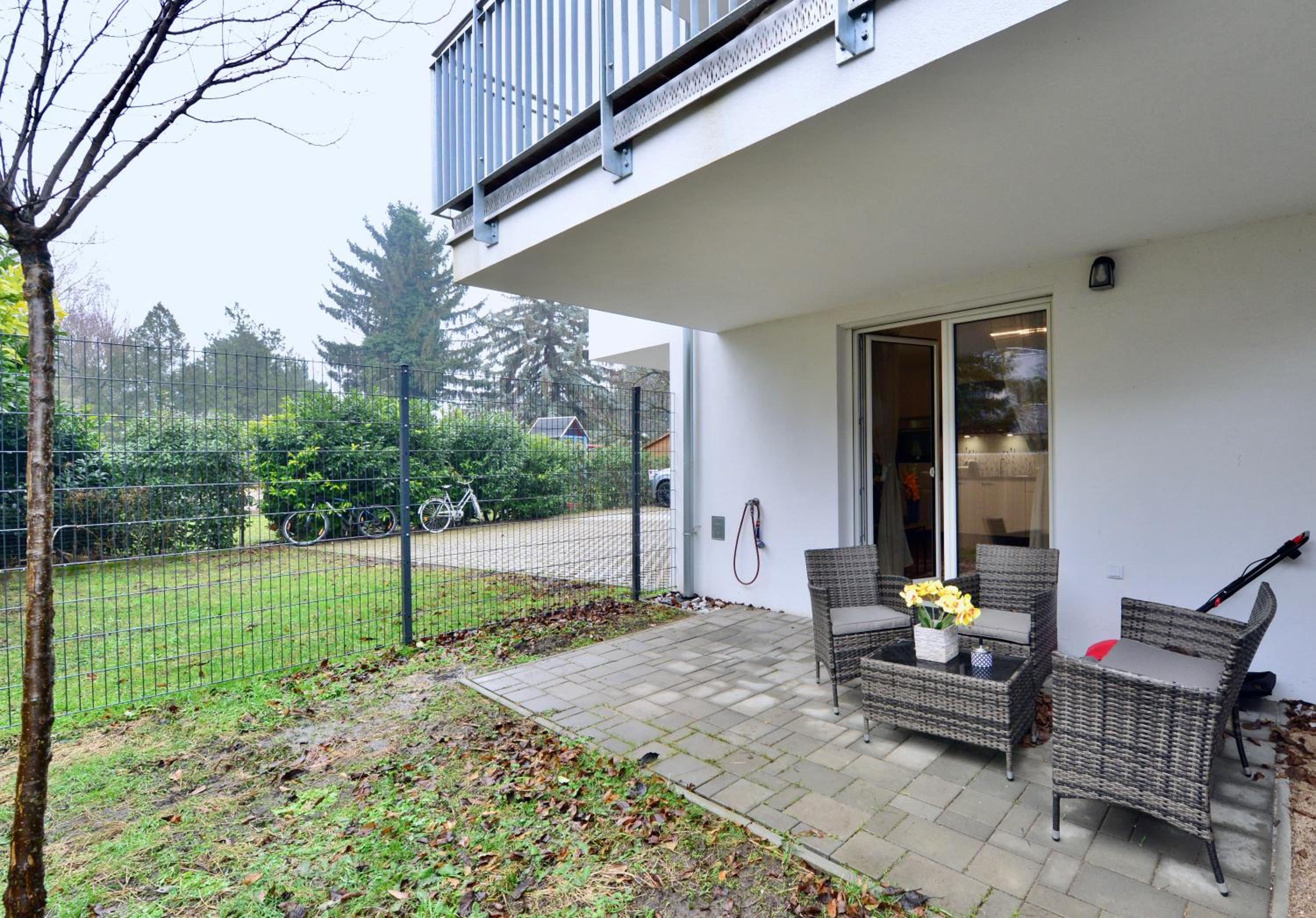 New with Parking and Metro in front of the House