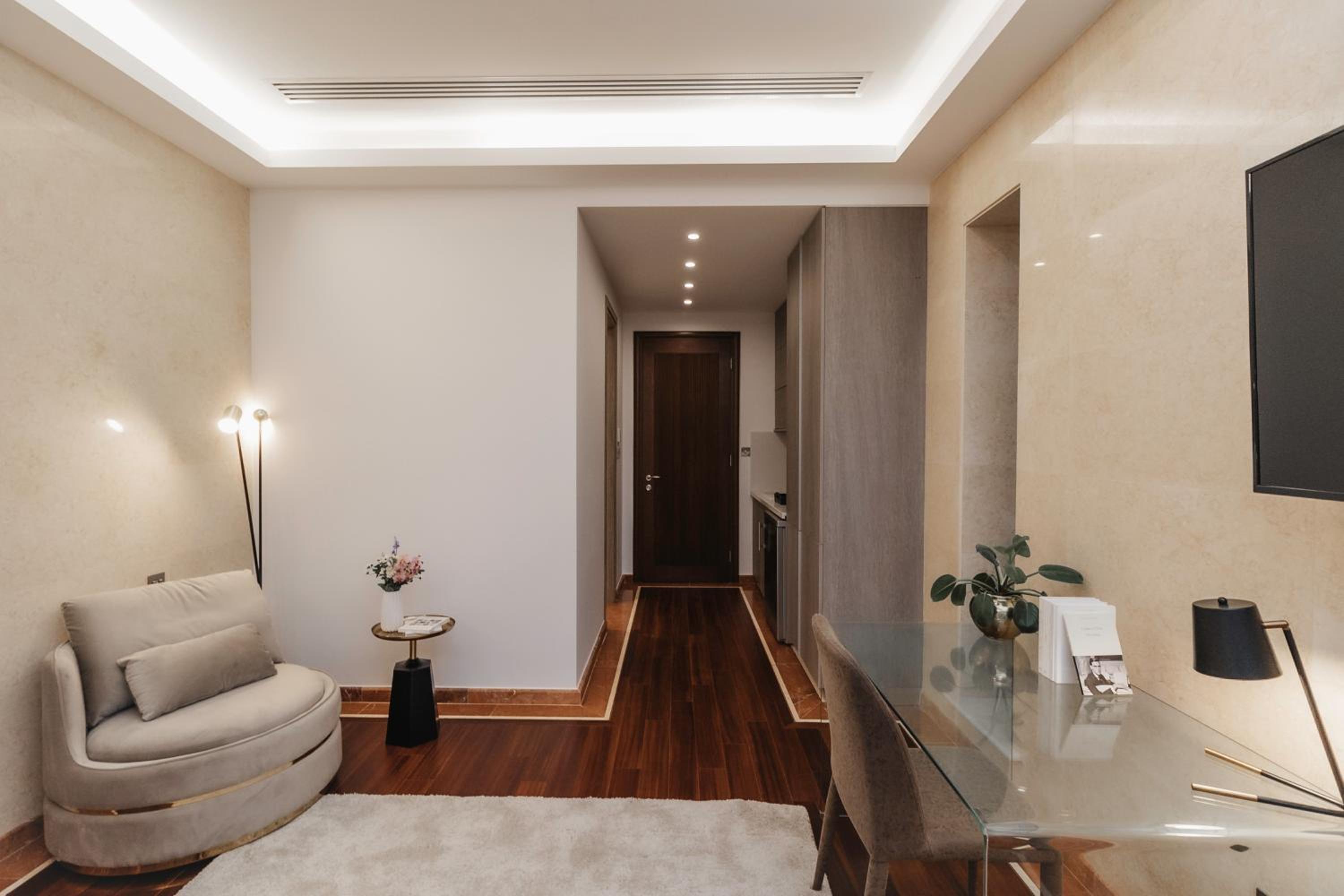 16 EXECUTIVE SUITES