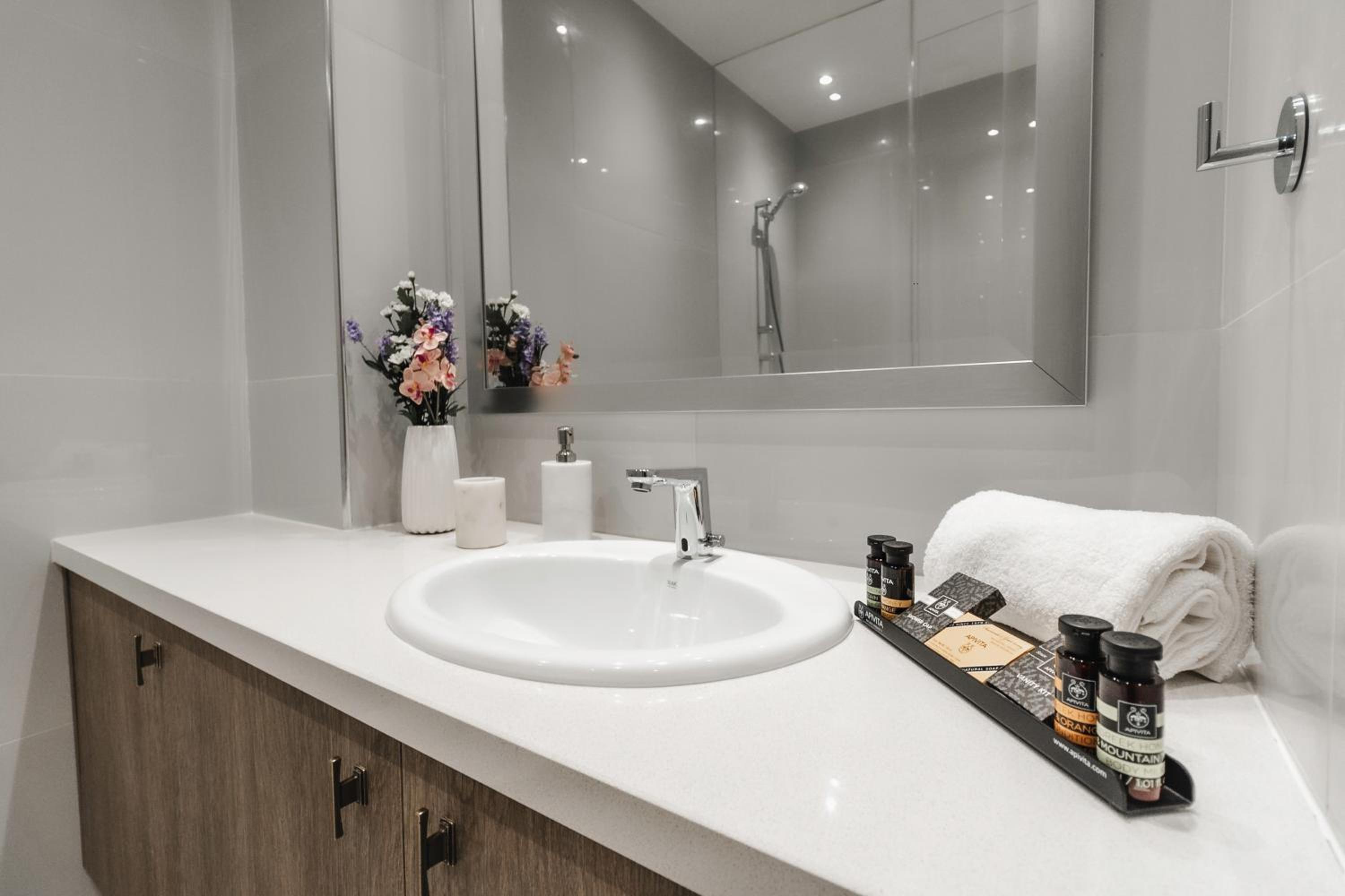 16 EXECUTIVE SUITES