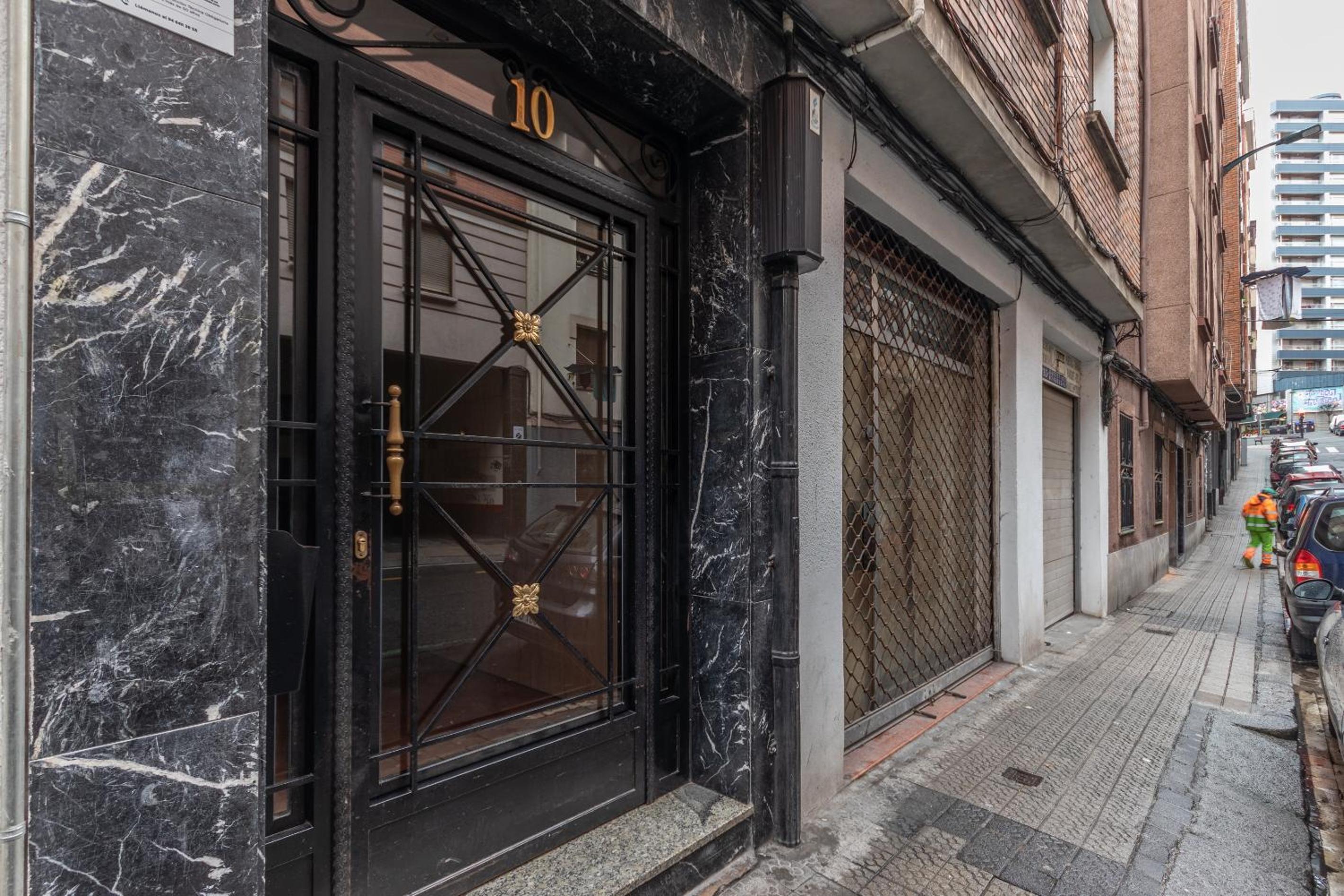 Bilbao Park III with parking by Aston Rentals