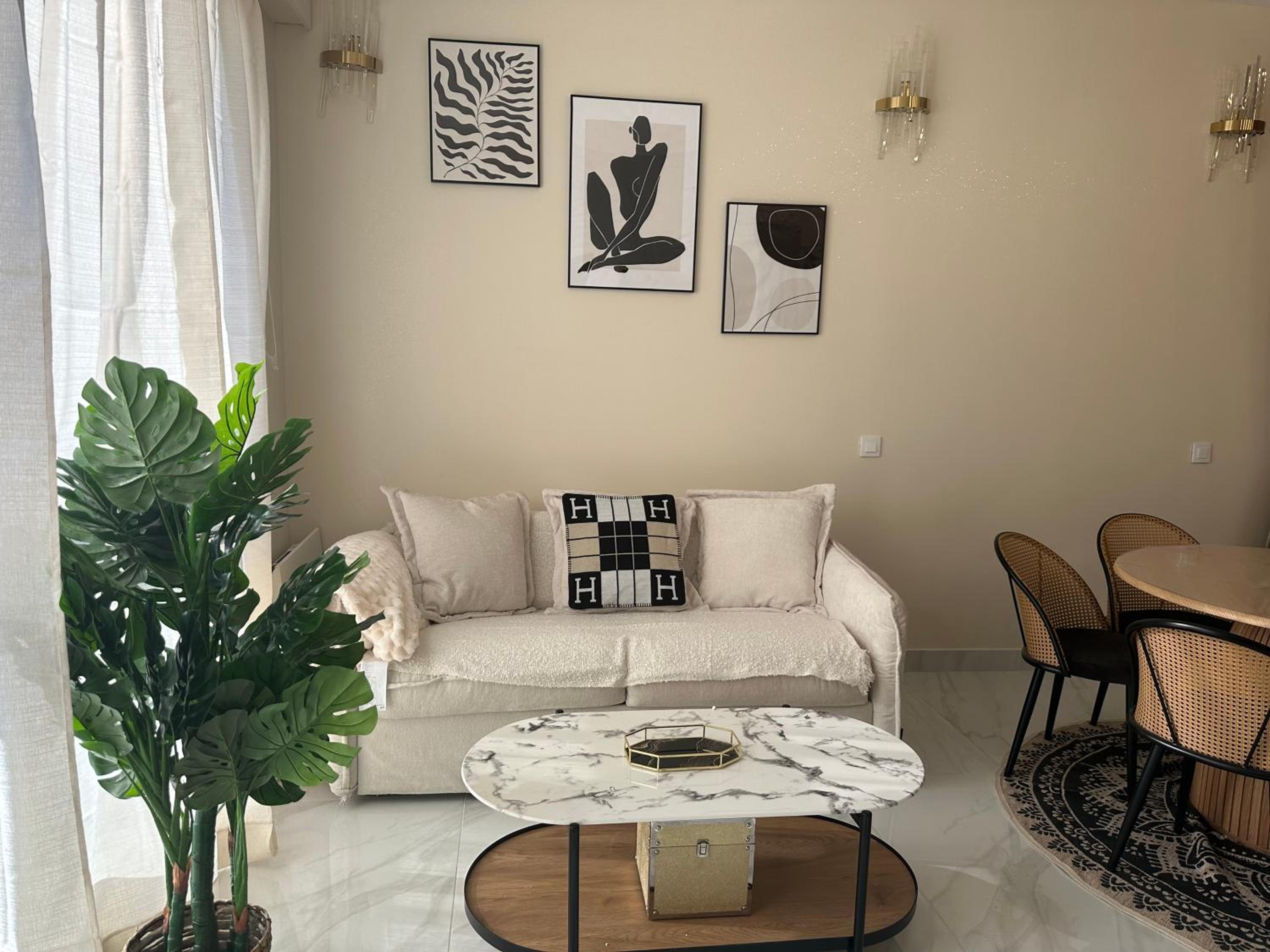 ARC DE TRIOMPHE-CARNOT Luxury & Design