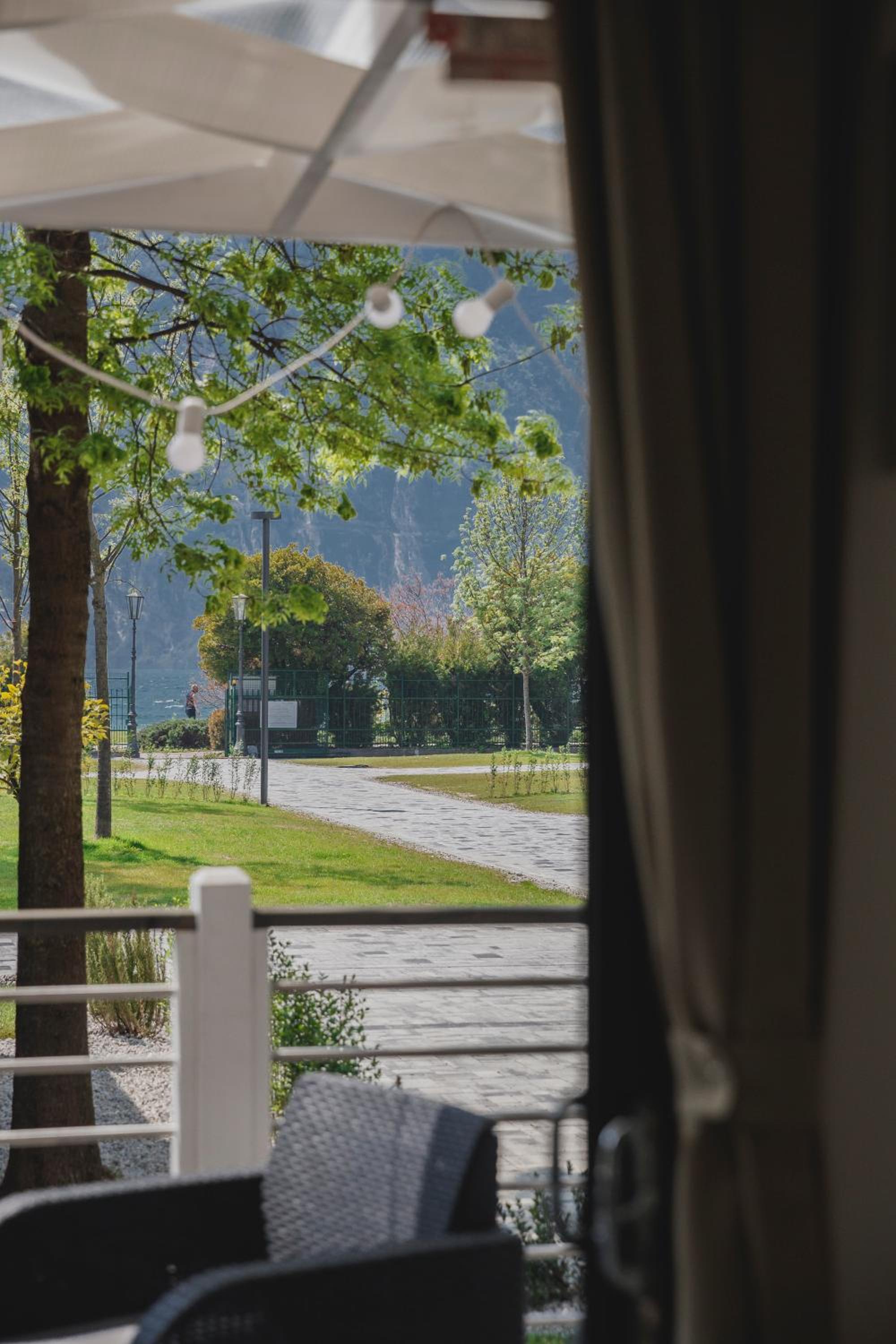 Al Lago Camping & Rooms view 2