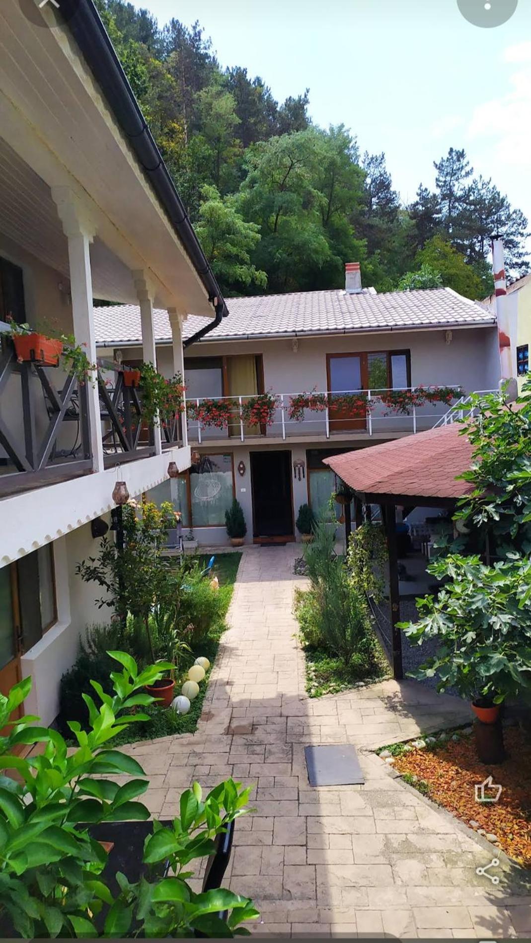 Hotel Casa de vacanta La Locanda Dubova