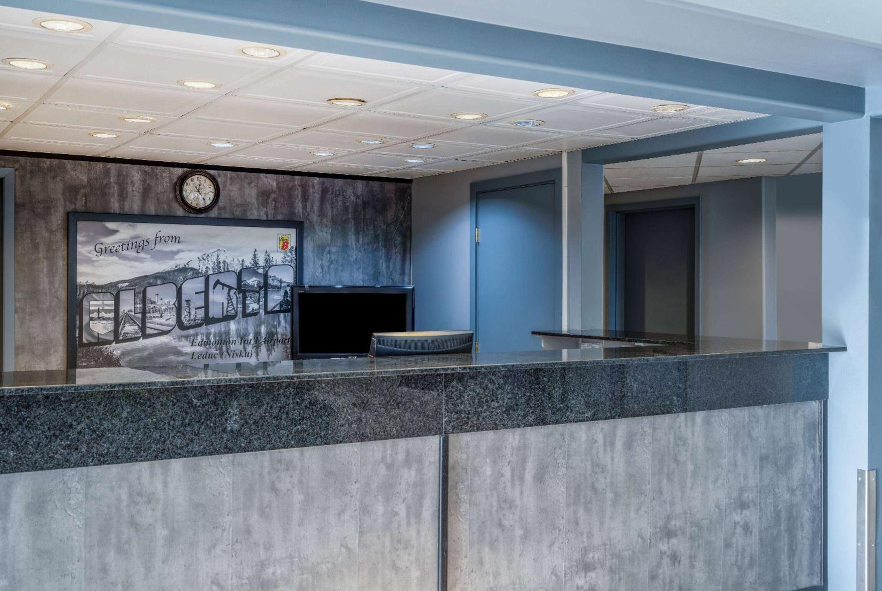 Leduc Vacations - Super 8 by Wyndham Edmonton International Airport - Property Image 5