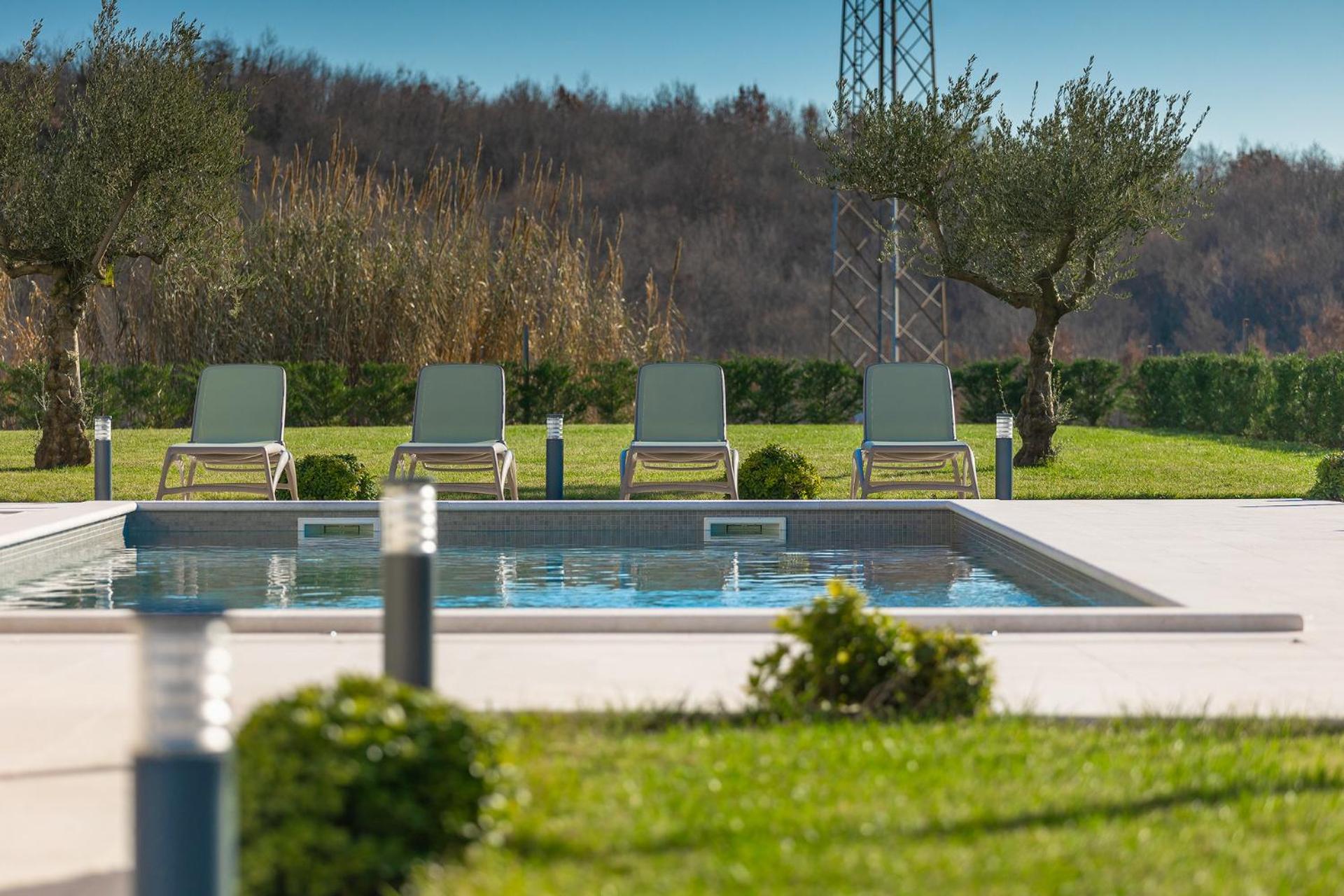 Beautiful villa Jurasi with outdoor pool in Tinjan view 3