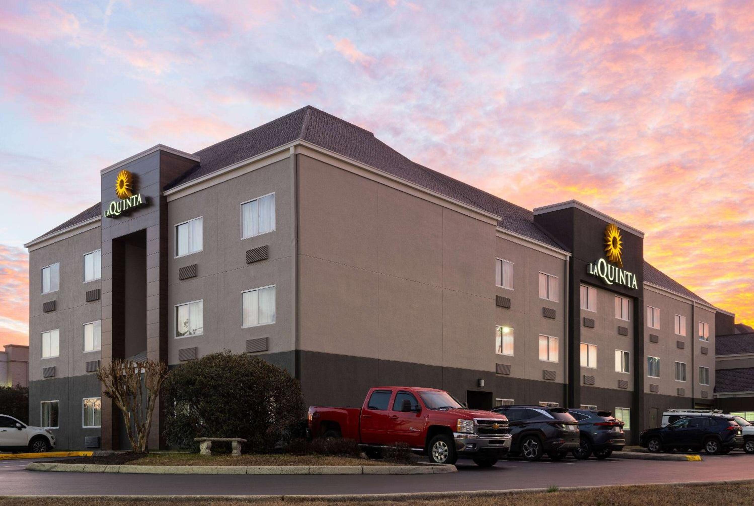 Hotel La Quinta Inn & Suites by Wyndham Knoxville Airport