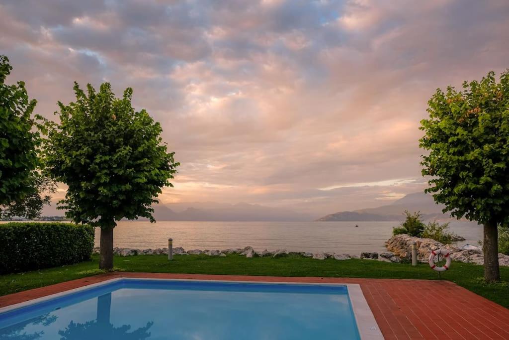 Timetofreedom Wohnung am Strand mit Pool
