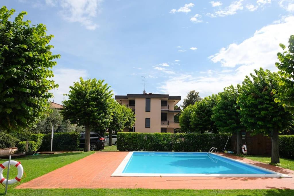 Timetofreedom Wohnung am Strand mit Pool