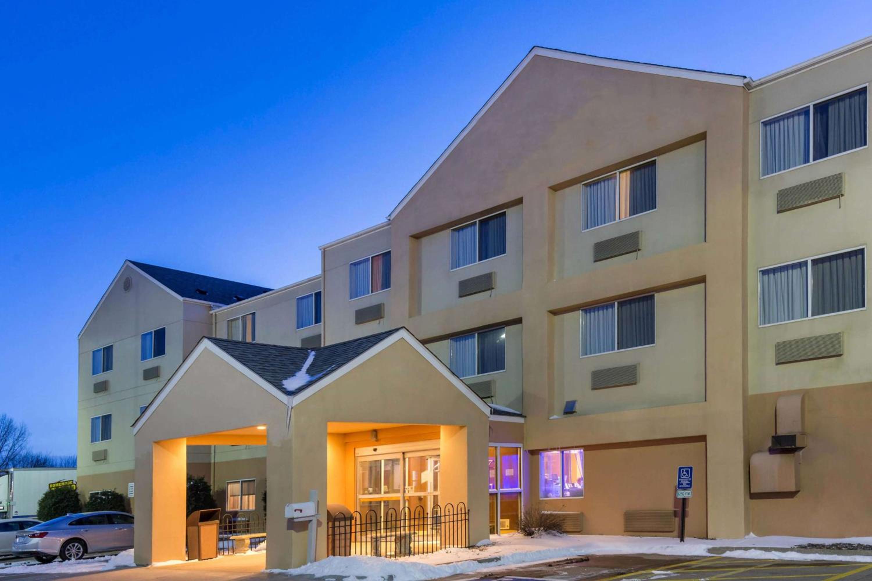 AmericInn by Wyndham St Cloud MN Shopping Area, Zdjęcie 17