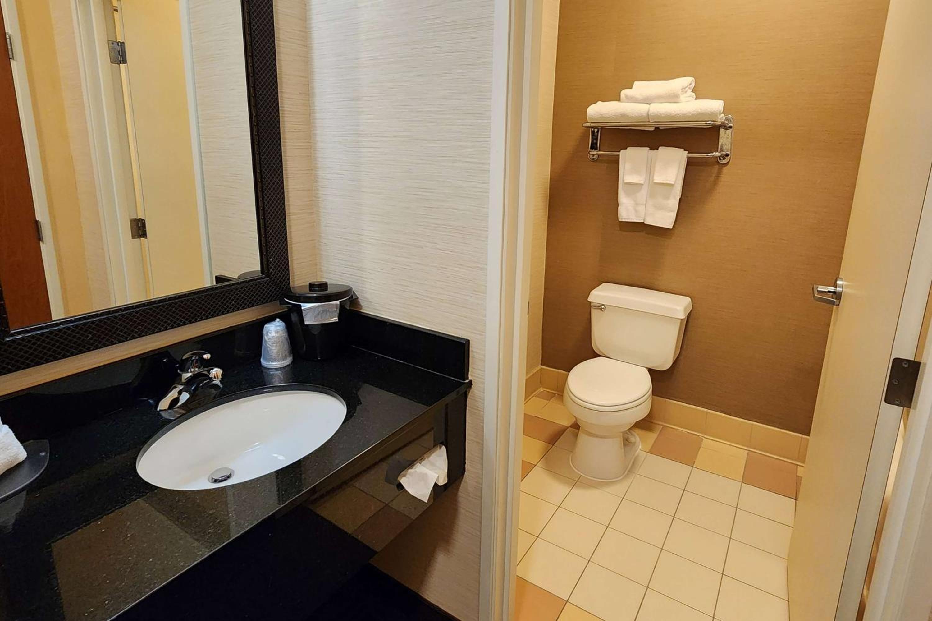 AmericInn by Wyndham St Cloud MN Shopping Area, Zdjęcie 51