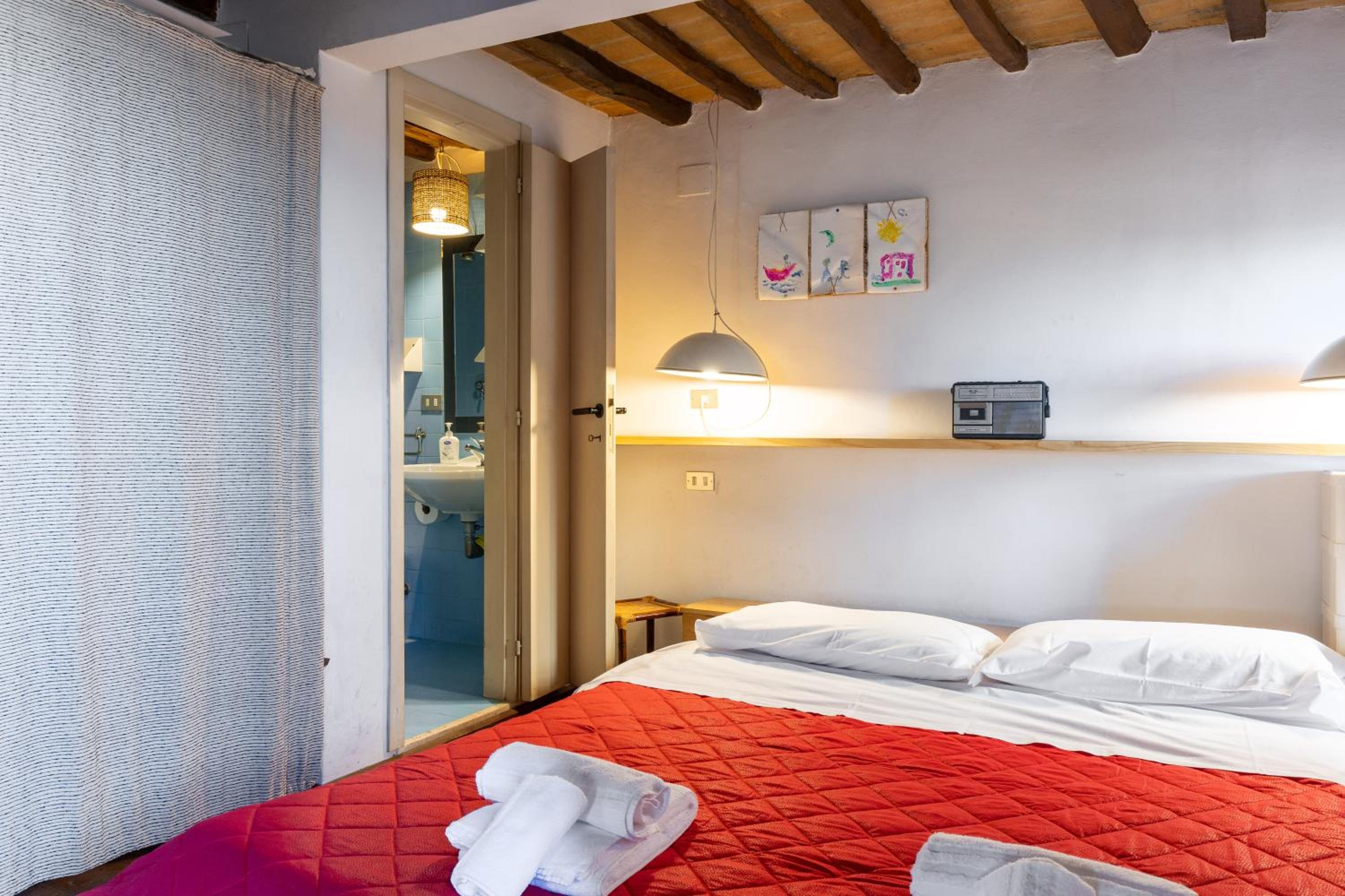 GuestHost - Historic Perugia Apartment with Rooftop Views photo 4