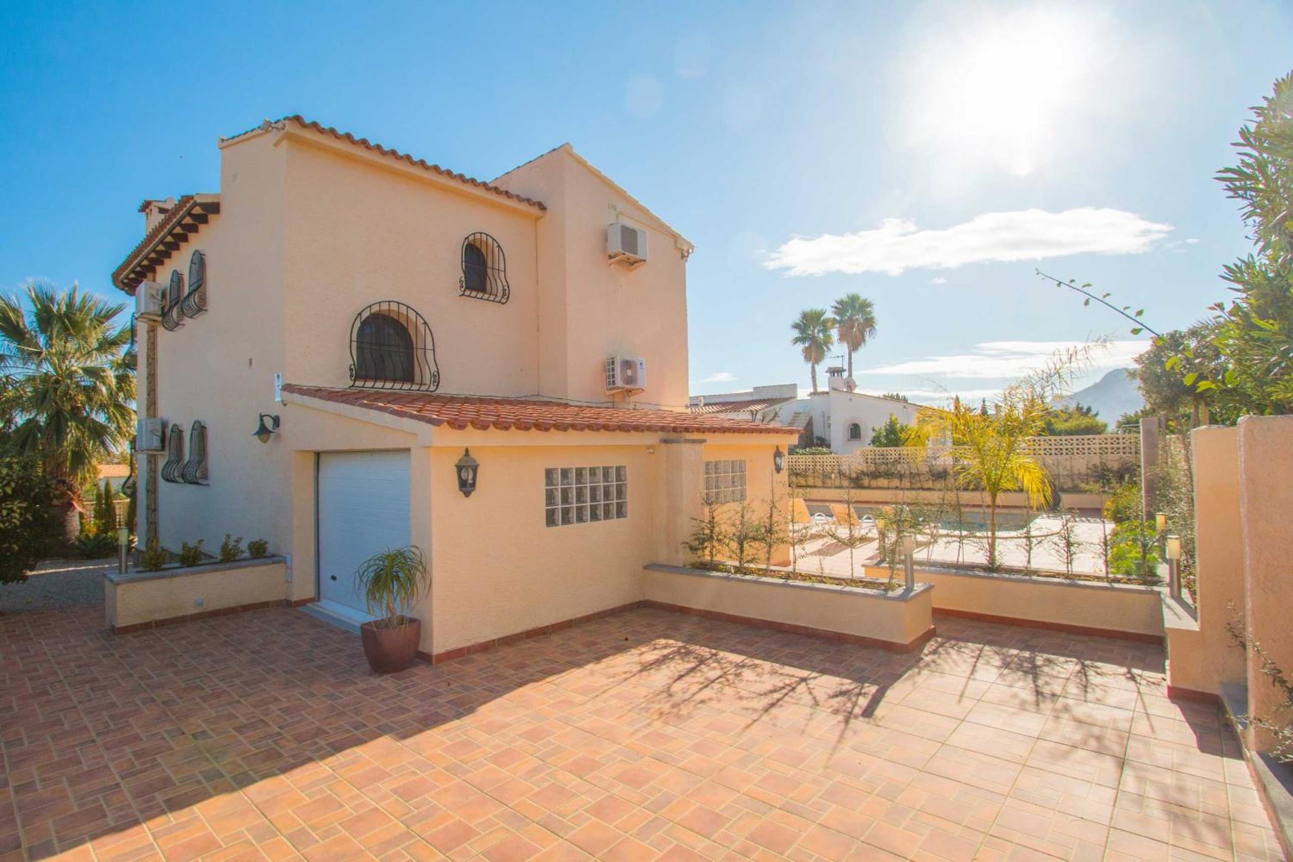 Villa Ebro - PlusHolidays view 5