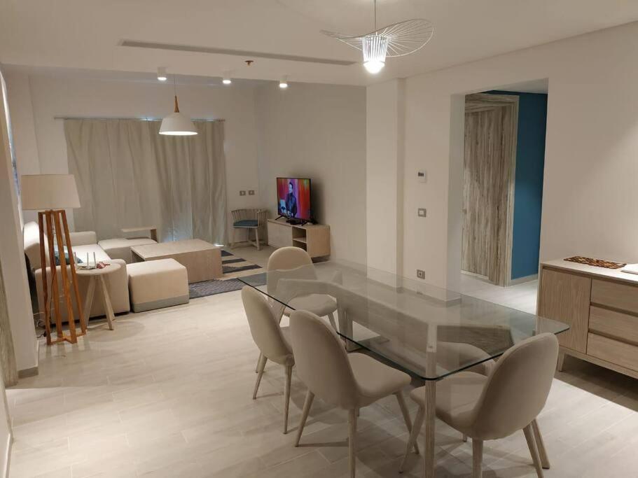Stunning sea view service Apt.