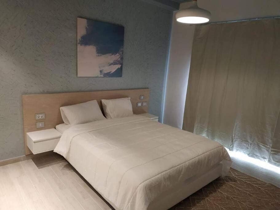 Stunning sea view service Apt.