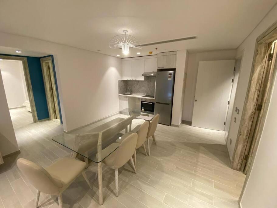 Stunning sea view service Apt.