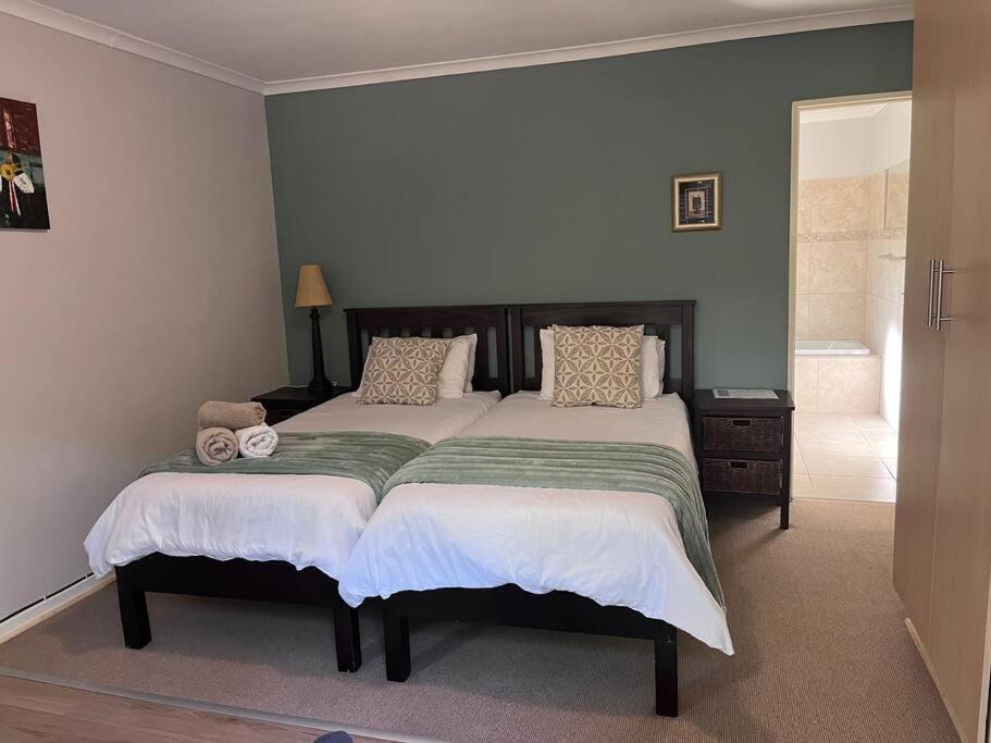 Lovely Garden Studio 5 - 10 min walk to the beach view 3