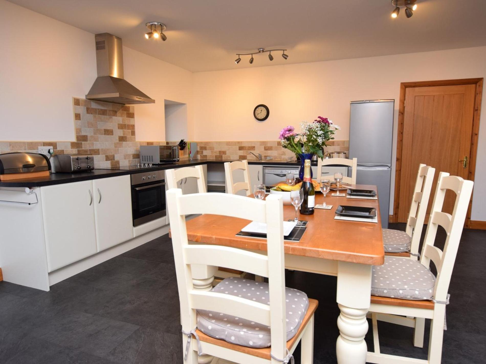2 Bed in Harrogate oc-hh011 view 2
