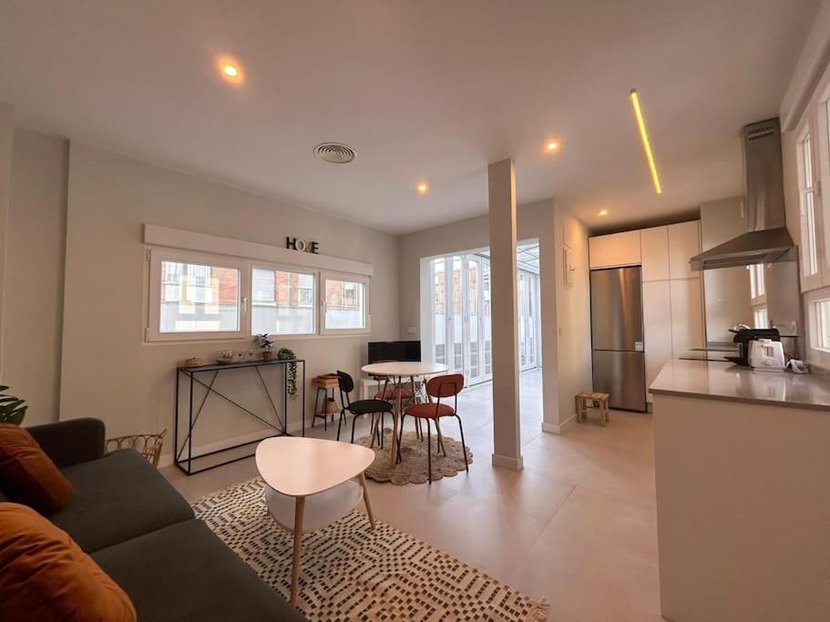 Elegant penthouse in Cuatro Caminos - Pal view 5