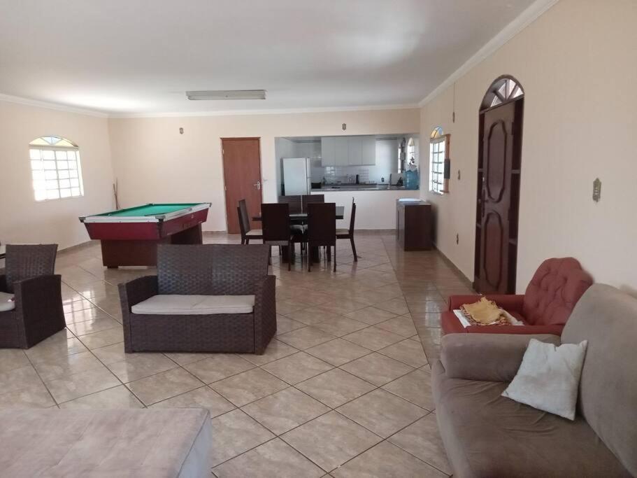 casa c/4 dormitórios e piscina