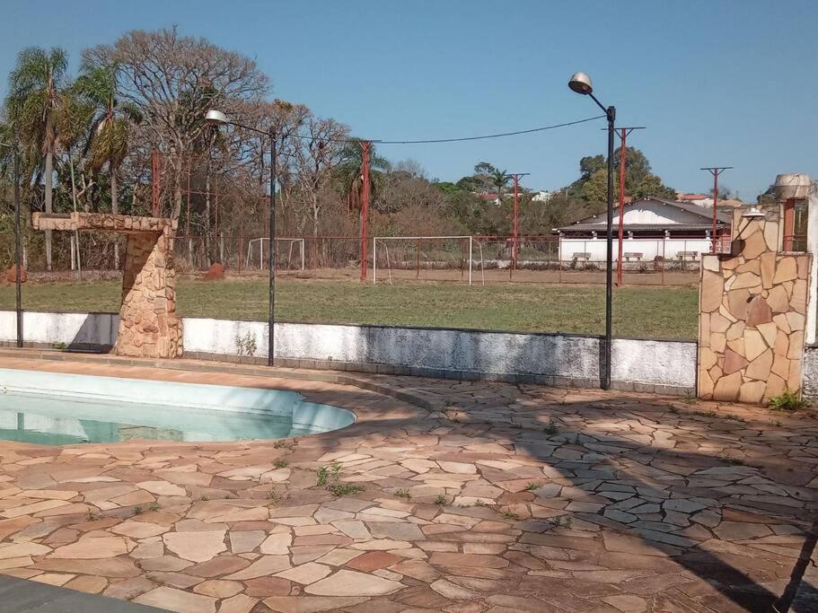 casa c/4 dormitórios e piscina